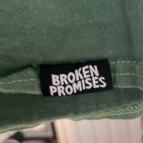 100% Cotton Broken Promises Street Style Shirt - Picture 7 of 7